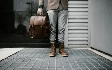 Bolest nohou u práce ve stoje: Jak s ní bojovat