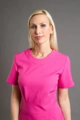 Vypasované šaty Klinik