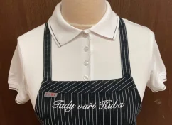 Kuchařská zástěra  s výšivkou sloganu a jménem