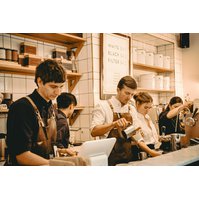 Šaty dělají barmana: Jak vybrat zástěru pro barmana, kuchaře a číšníka